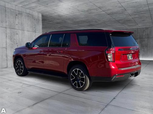 2023 Chevrolet Suburban RST