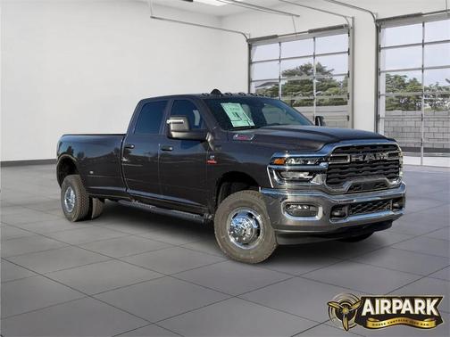 2026 RAM 3500 Tradesman Crew Cab 4x4 8' Box