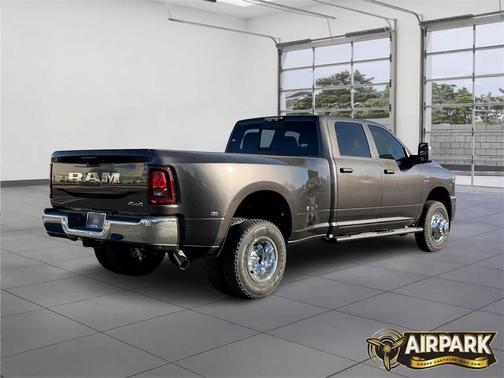 2026 RAM 3500 Tradesman Crew Cab 4x4 8' Box
