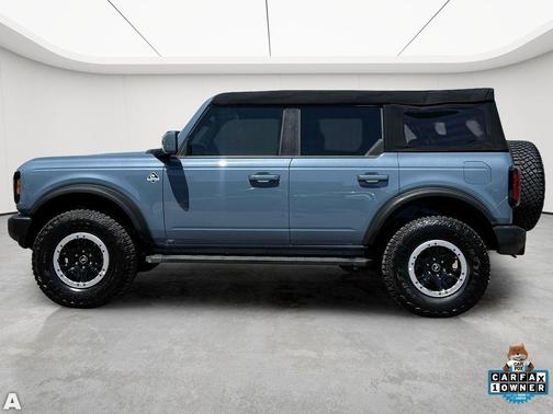 Azure Gray Metallic Tri-Coat 2024 Ford Bronco Outer Banks