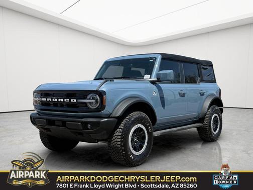 Azure Gray Metallic Tri-Coat 2024 Ford Bronco Outer Banks