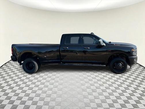 2025 RAM 3500 Tradesman Crew Cab 4x4 8' Box