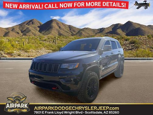 Diamond Black Crystal Pearlcoat 2018 Jeep Grand Cherokee Trailhawk