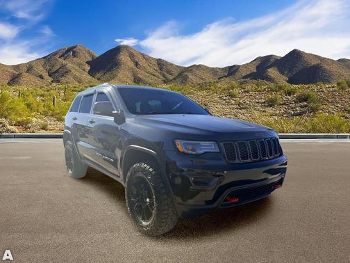 Diamond Black Crystal Pearlcoat 2018 Jeep Grand Cherokee Trailhawk