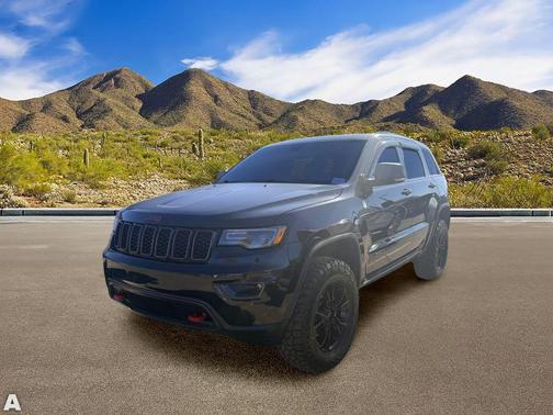 Diamond Black Crystal Pearlcoat 2018 Jeep Grand Cherokee Trailhawk