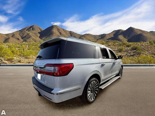 White Platinum Clearcoat Metallic 2019 Lincoln Navigator L Reserve
