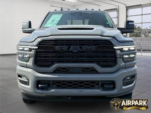2026 RAM 3500 Laramie Crew Cab 4x4 8' Box