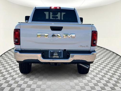 2025 RAM 2500 Tradesman Crew Cab 4x4 6'4' Box