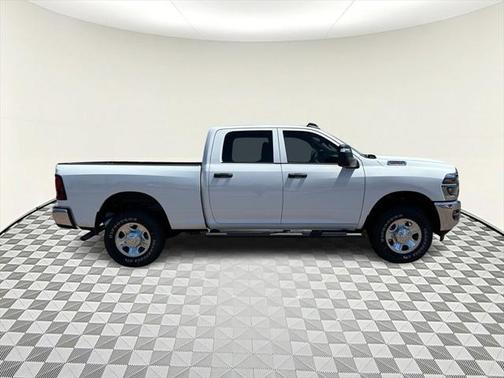 2025 RAM 2500 Tradesman Crew Cab 4x4 6'4' Box
