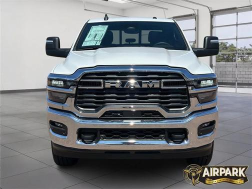 2025 RAM 2500 Tradesman Crew Cab 4x4 6'4' Box