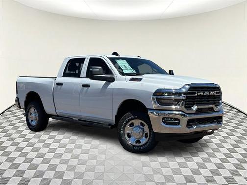2025 RAM 2500 Tradesman Crew Cab 4x4 6'4' Box