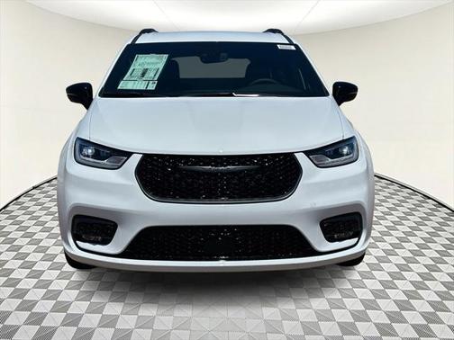 2025 Chrysler Pacifica L