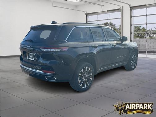 2025 Jeep Grand Cherokee Overland