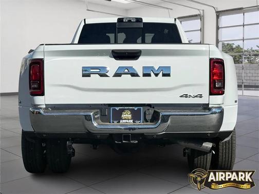 2026 RAM 3500 Tradesman Crew Cab 4x4 8' Box
