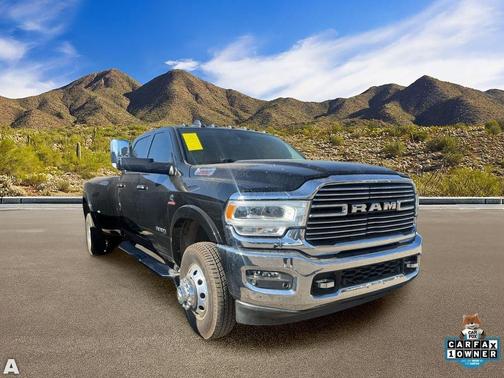 Diamond Black Crystal Pearlcoat 2022 RAM 3500 Laramie Crew Cab 4x4 8' Box