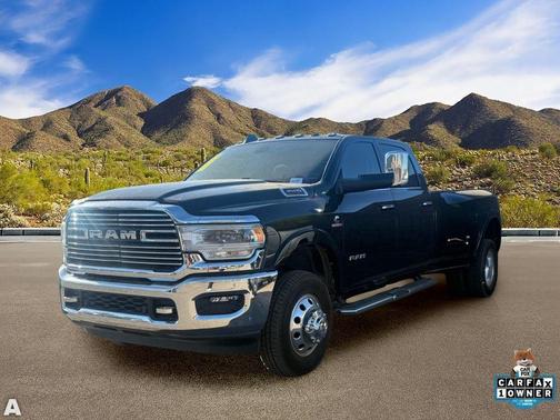 Diamond Black Crystal Pearlcoat 2022 RAM 3500 Laramie Crew Cab 4x4 8' Box