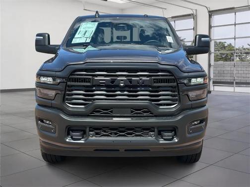 2025 RAM 2500 Tradesman Crew Cab 4x4 6'4' Box