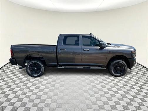 2025 RAM 2500 Tradesman Crew Cab 4x4 6'4' Box