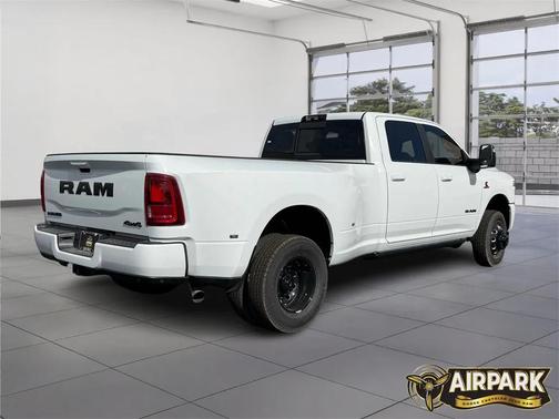 2026 RAM 3500 Laramie Crew Cab 4x4 8' Box