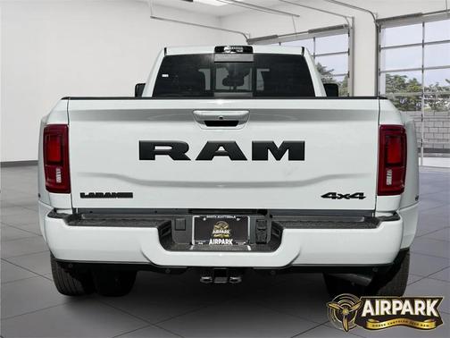 2026 RAM 3500 Laramie Crew Cab 4x4 8' Box