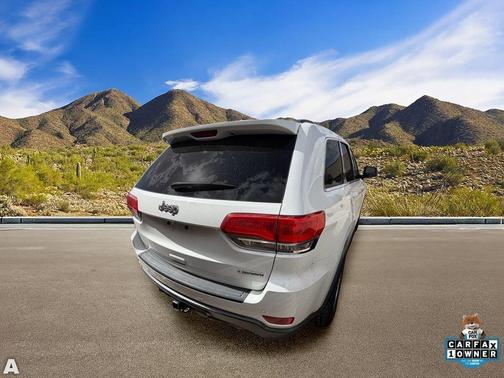 Bright White Clearcoat 2018 Jeep Grand Cherokee Laredo E