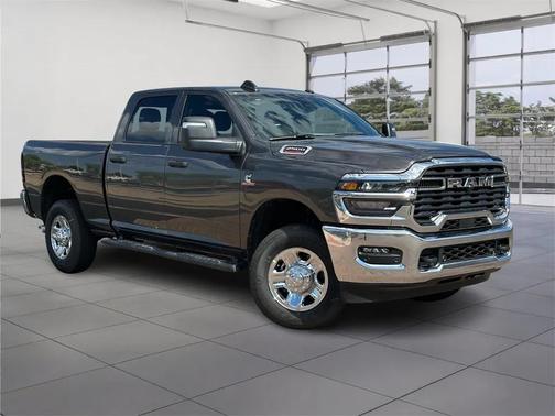 2025 RAM 2500 Tradesman Crew Cab 4x4 6'4' Box