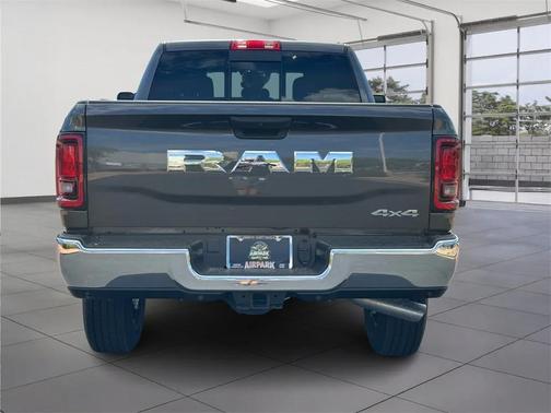 2025 RAM 2500 Tradesman Crew Cab 4x4 6'4' Box