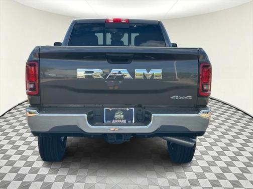 2025 RAM 2500 Tradesman Crew Cab 4x4 6'4' Box