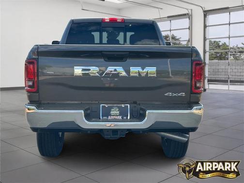 2025 RAM 2500 Tradesman Crew Cab 4x4 6'4' Box