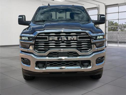 2025 RAM 2500 Tradesman Crew Cab 4x4 6'4' Box