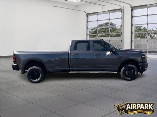 2026 RAM 3500 Tradesman Crew Cab 4x4 8' Box