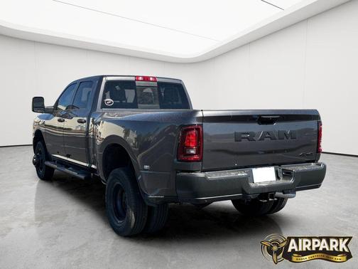 2026 RAM 3500 Tradesman Crew Cab 4x4 8' Box