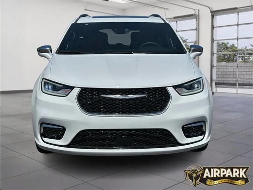 2024 Chrysler Pacifica L