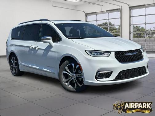 2024 Chrysler Pacifica L