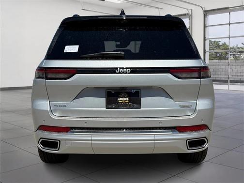 2025 Jeep Grand Cherokee Summit