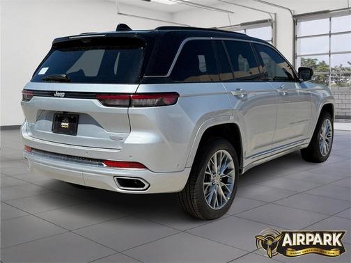 2025 Jeep Grand Cherokee Summit