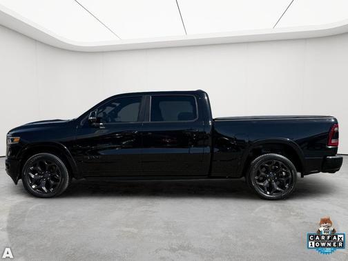 Diamond Black Crystal Pearlcoat 2020 RAM 1500 Limited