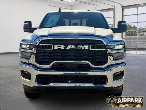 2026 RAM 2500 Tradesman Crew Cab 4x4 6'4' Box