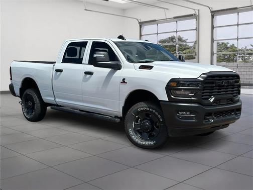 2025 RAM 2500 Tradesman Crew Cab 4x4 6'4' Box