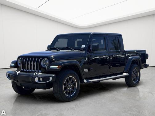 Black Clearcoat 2023 Jeep Gladiator Overland
