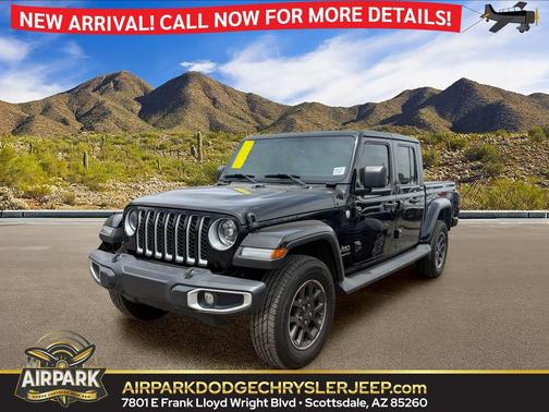 Black Clearcoat 2023 Jeep Gladiator Overland