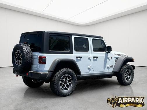 Bright White Clearcoat 2026 Jeep Wrangler Rubicon