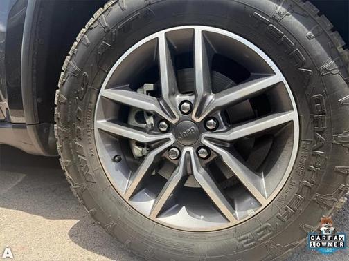 2020 Jeep Grand Cherokee Laredo