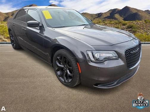 2023 Chrysler 300 Touring