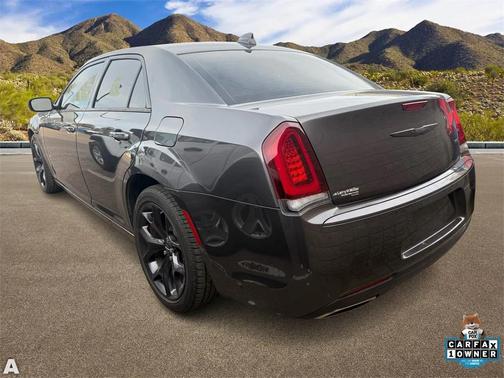2023 Chrysler 300 Touring