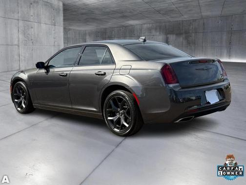 2023 Chrysler 300 Touring
