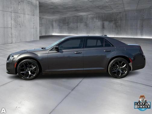 2023 Chrysler 300 Touring