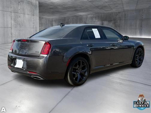 2023 Chrysler 300 Touring