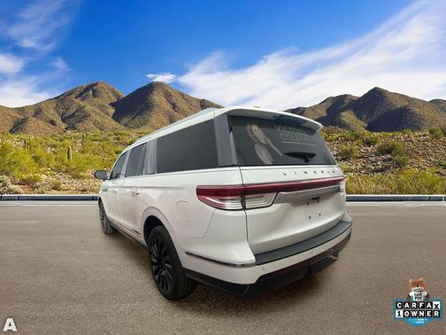 Pristine White Metallic Tri-Coat 2024 Lincoln Navigator Black Label