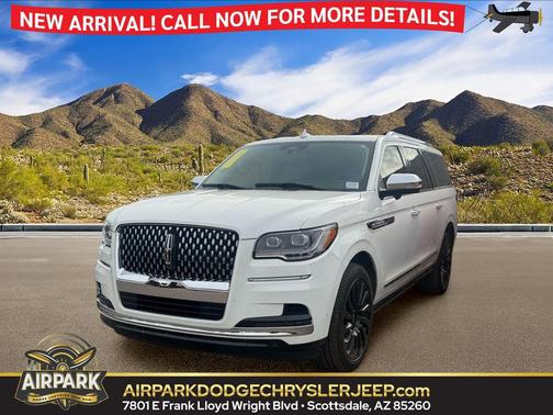 Pristine White Metallic Tri-Coat 2024 Lincoln Navigator Black Label